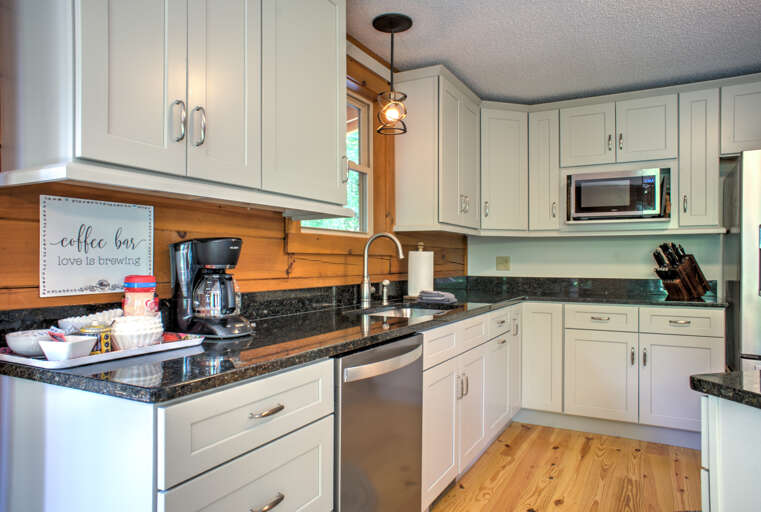 Fully Equipped Kitchen w/ Stainless Steel Appliances Fully Equipped Kitchen w/ Stainless Steel Appliances