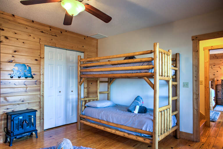 Lower Level - Bonus Bedroom - 2 Twin Beds (Bunk) Lower Level - Bonus Bedroom - 2 Twin Beds (Bunk)