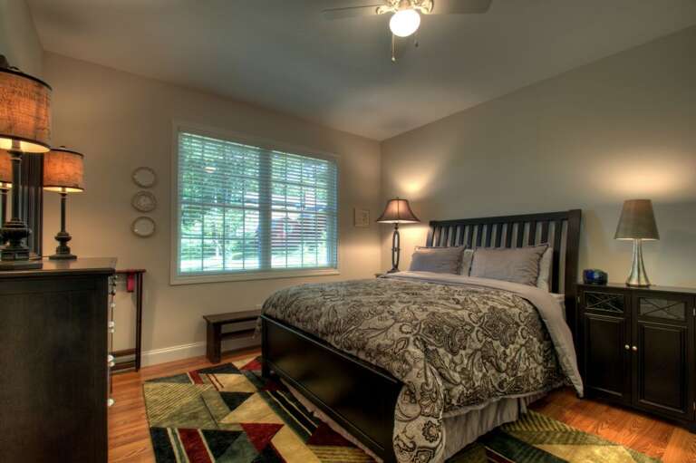 Bedroom 1 - Queen Bed, Main Level