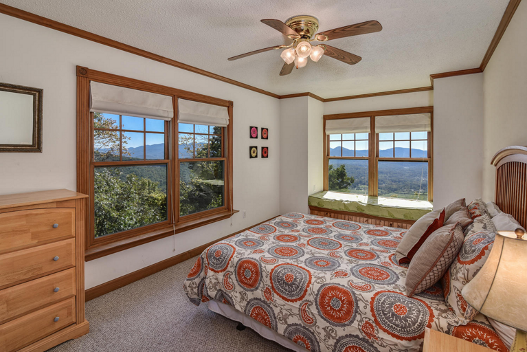 Upper Level - Bedroom Two - Queen Bed