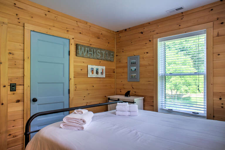 Bedroom 2 -Queen Bed, Main Level Bedroom 2 -Queen Bed, Main Level
