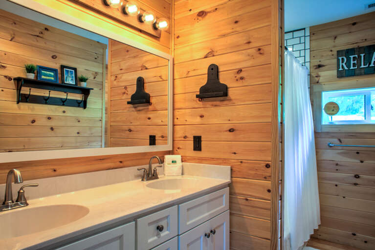 Full Bath Full Bath