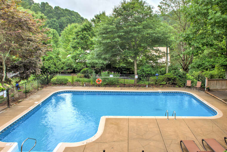 Wolf Laurel Community - Pool