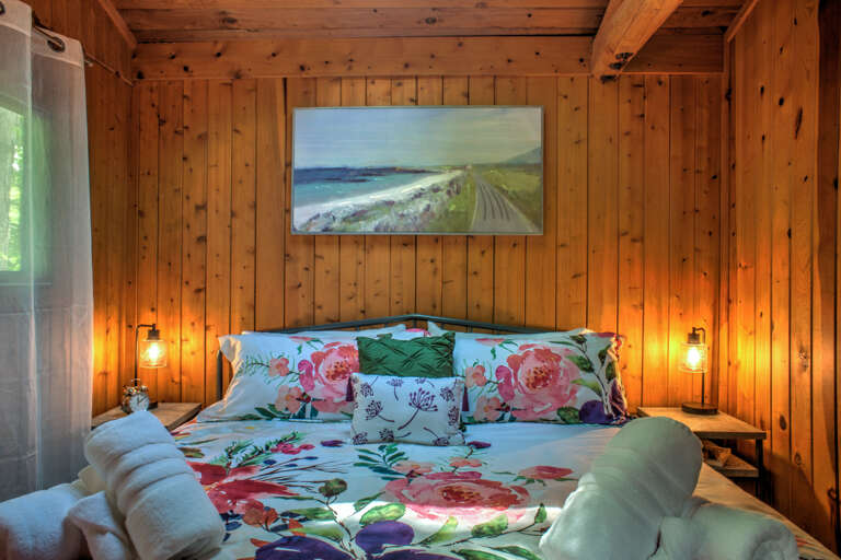 Bedroom 1 - 1 King Bed