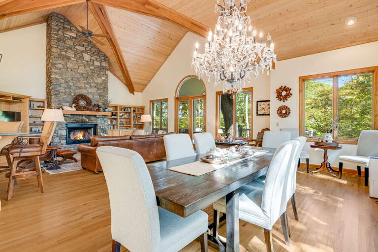 Cathedral-Style Ceilings and Mountain Elegance