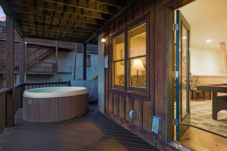 Hot Tub at Lookout Lodge