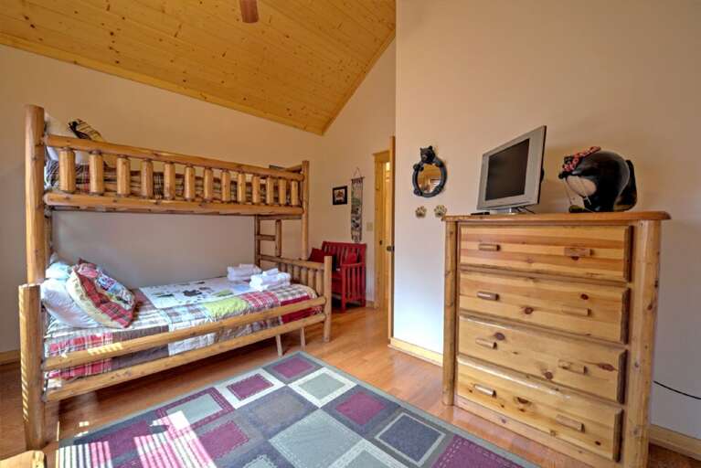 Bedroom 3 - 1 Twin/Full Bunk Bed, Upper Level