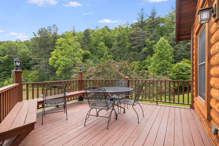 Deck w/ Dining & Seating Deck w/ Dining & Seating