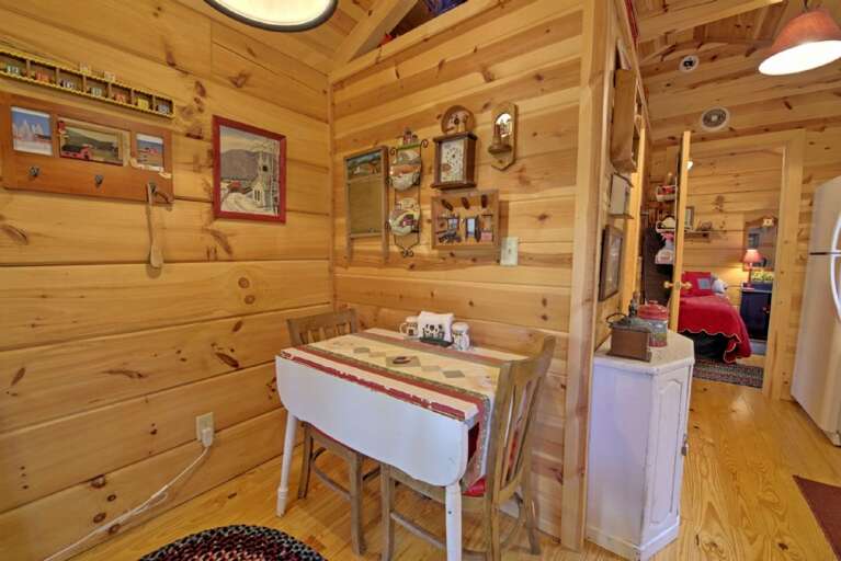 Dining Area Dining Area