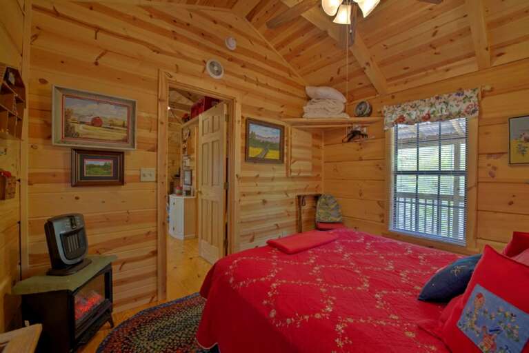 Queen Bedroom Queen Bedroom