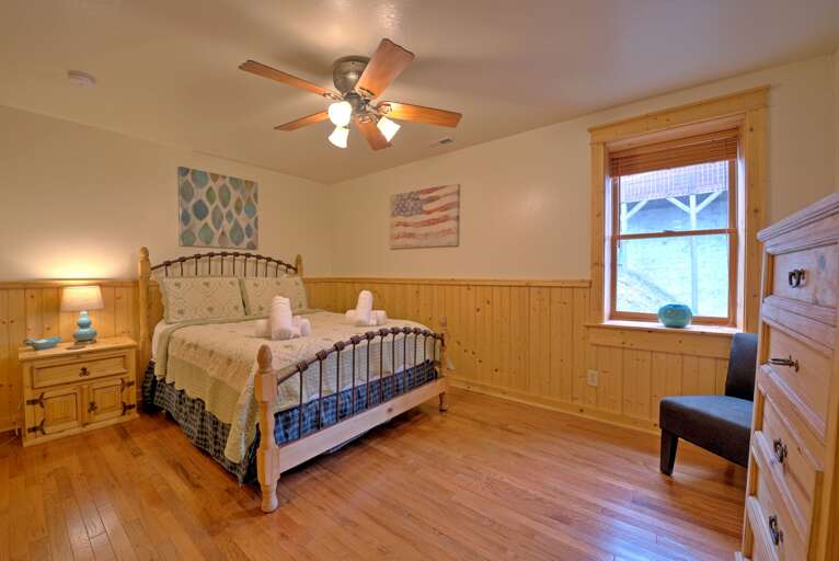 Master Suite/Bedroom 4 - Queen Bed, Lower Level