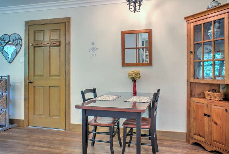 Dining Area Dining Area