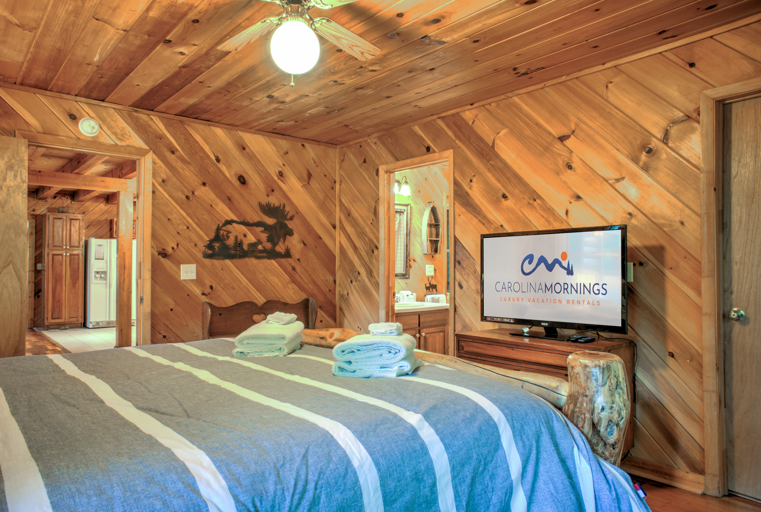 Main Suite/Bedroom One - 1 King Bed w/ Smart TV and attached Full Bath Main Suite/Bedroom One - 1 King Bed w/ Smart TV and attached Full Bath