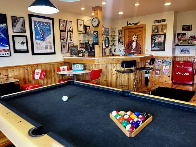 Recreation Room - Pool Table
