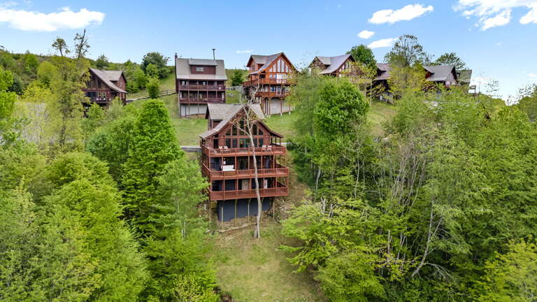 Skylands At Scenic Wolf