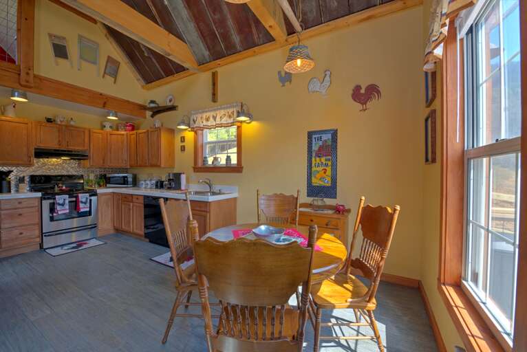 Dining Area Dining Area