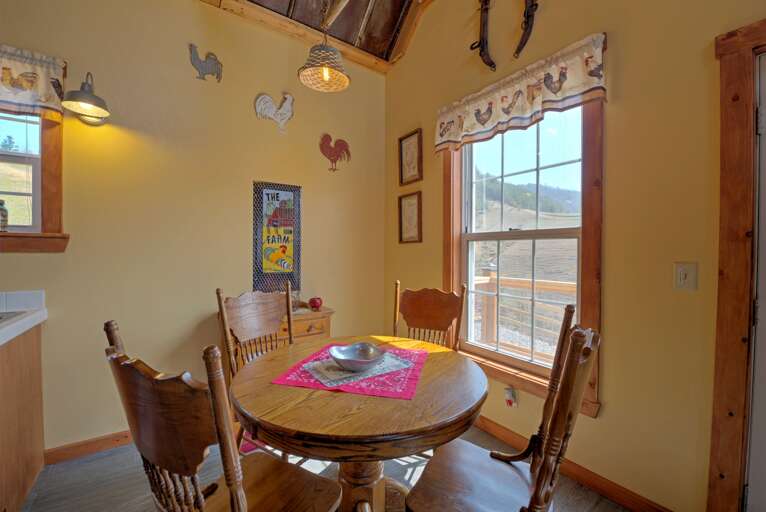 Dining Area Dining Area