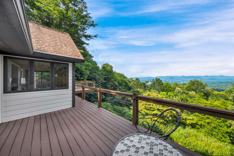 Suite Bedroom 1 Side