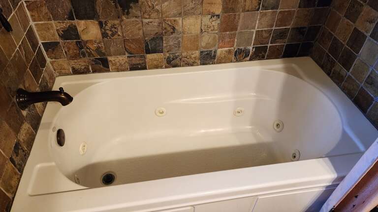 Jetted Tub Jetted Tub