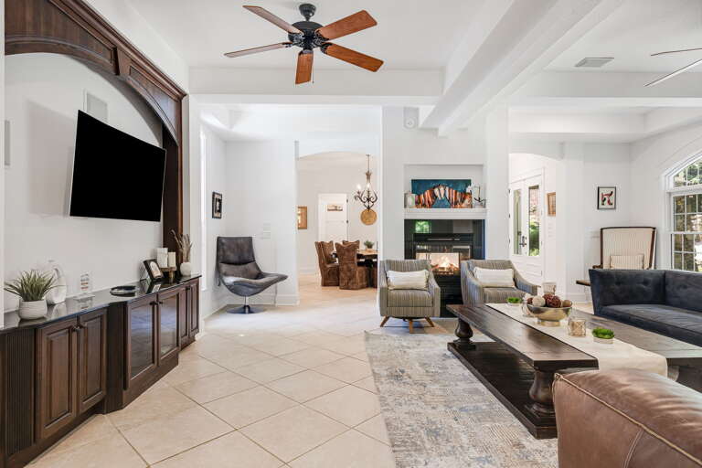 Main Level - Living Area w/ Smart TV & Gas Fireplace