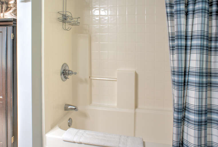 Main Level - Full Bath Main Level - Full Bath