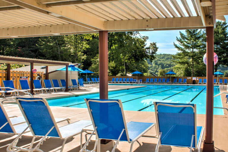 Rumbling Bald Resort - Poolside Seating