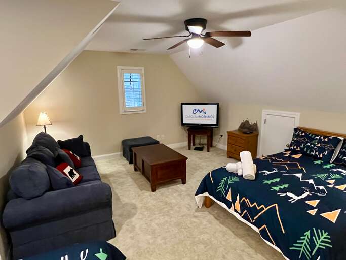 Upper Loft - Queen Beds