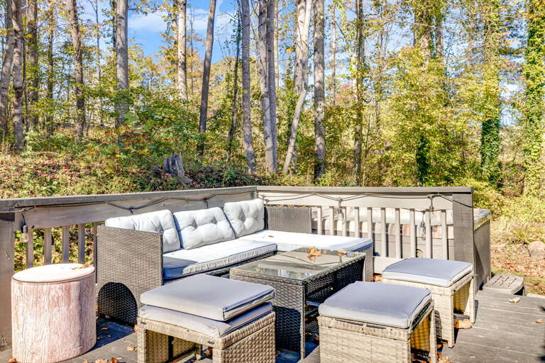 Outdoor Sitting Area Outdoor Sitting Area