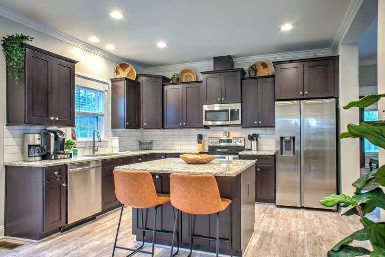 Breakfast Bar - Fully Equipped Kitchen
