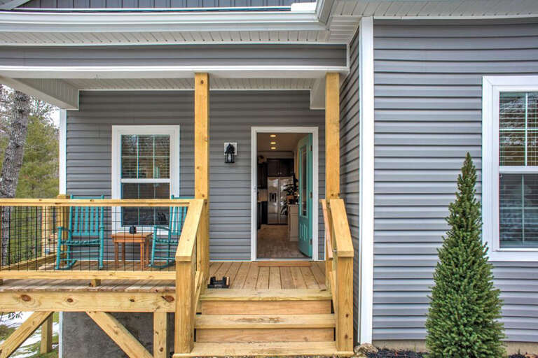 Entrance to Pineview Bungalow