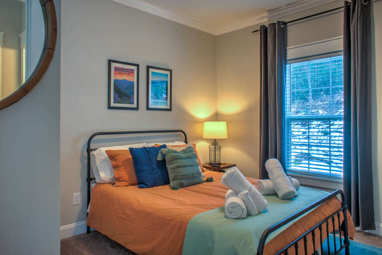 Bedroom 3 - Full Bed
