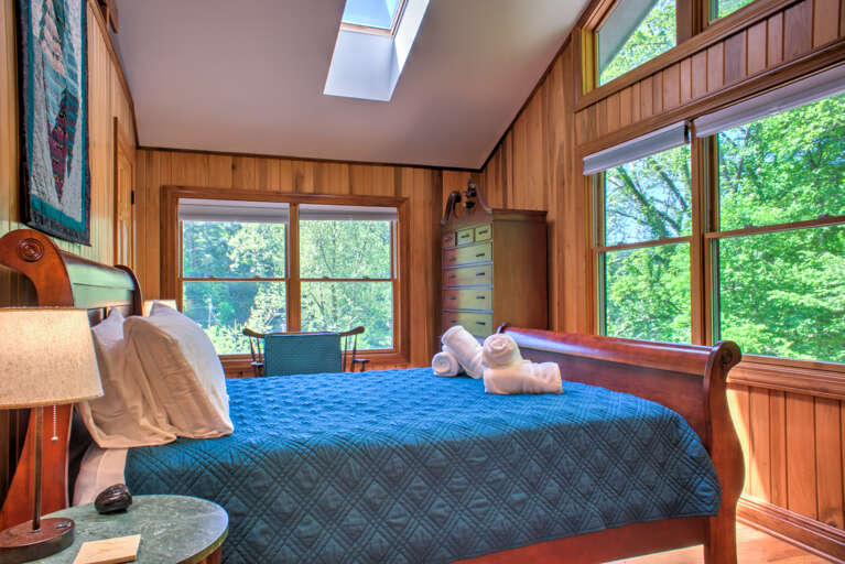 Upper Level - Bedroom Three - Queen Bed Upper Level - Bedroom Three - Queen Bed
