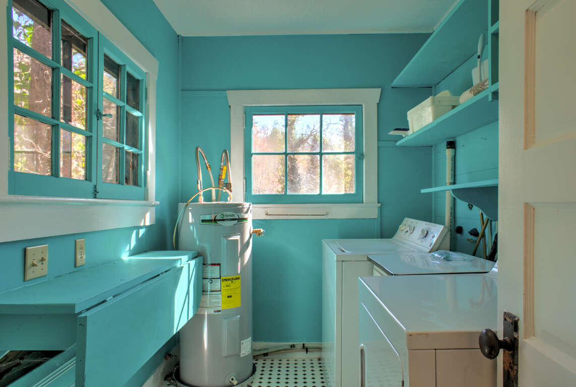 Moonshine Hideaway 3 Bedroom Holiday Rental in Bat Cave NC (163687) Find Rentals