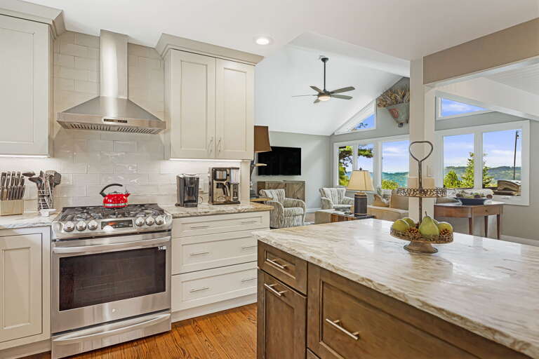 Chef's Kitchen w/ Stainless Steel Appliances