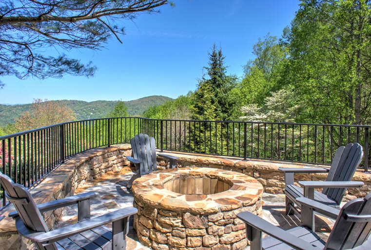 Fire Pit Area w/ Mountain Views