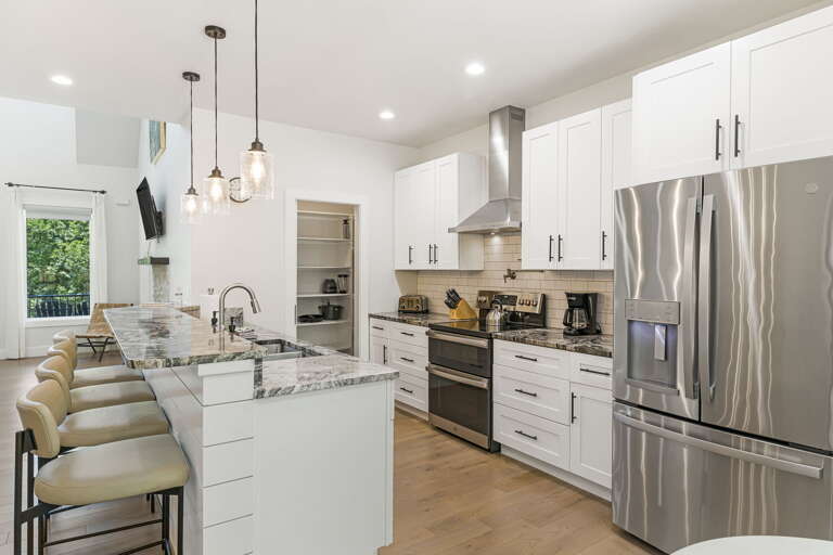 Chef's Gourmet Kitchen