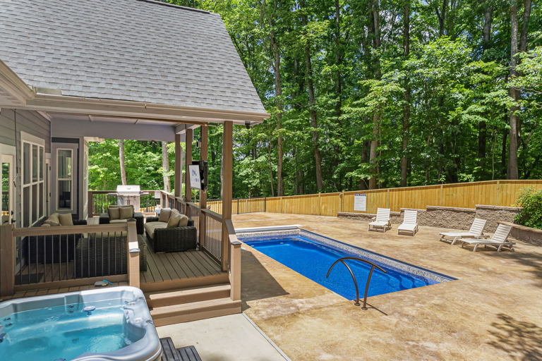 Back Patio w/ Private Pool