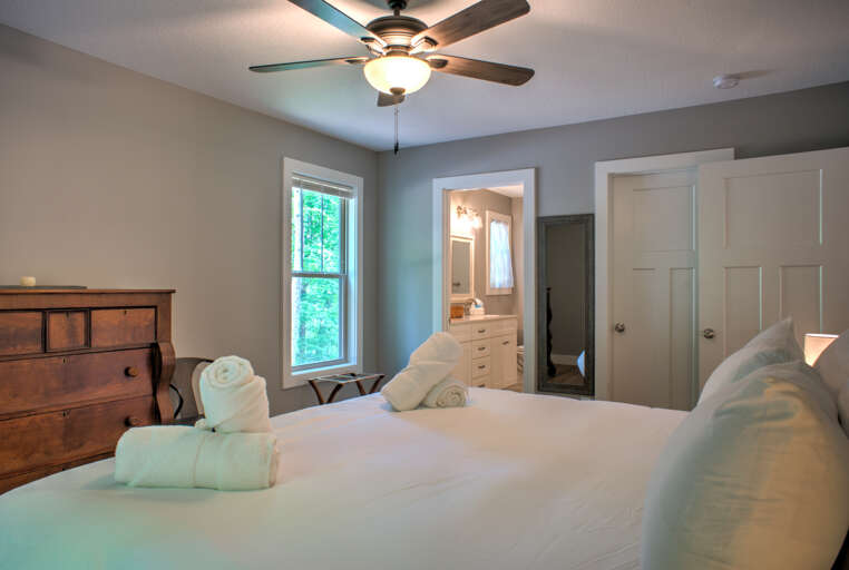 Main Suite/Bedroom 1 - King Bed, attached Shower Bath