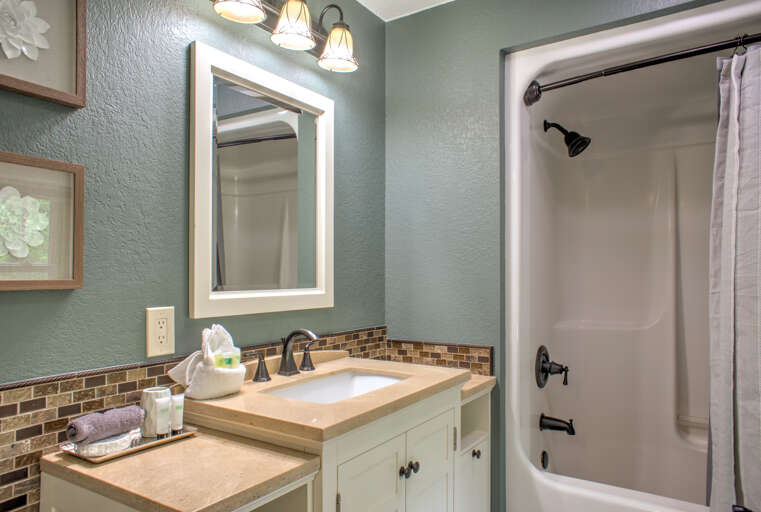 Upper Level - Shared Full Bath