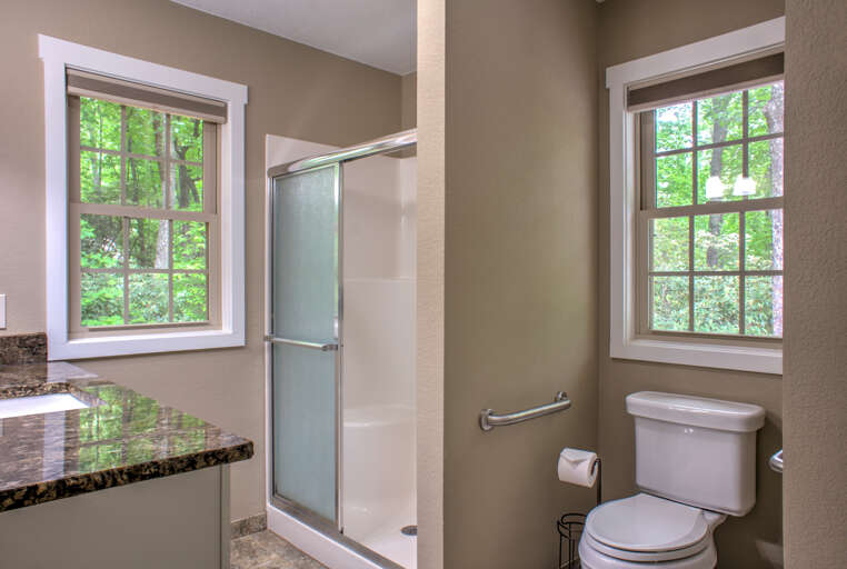 The Cubhouse - Shower Bath