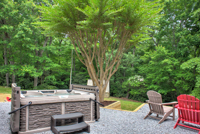 Hot Tub w/ Wooded Privacy