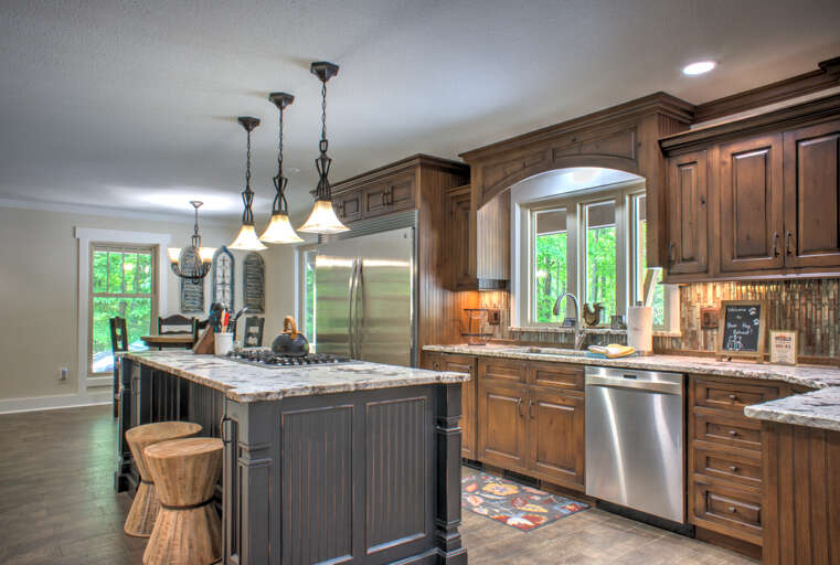 Chef's Kitchen w/ Stainless Steel Appliances Chef's Kitchen w/ Stainless Steel Appliances