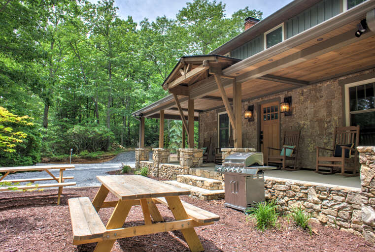 Enjoy a Family BBQ Picnic Enjoy a Family BBQ Picnic