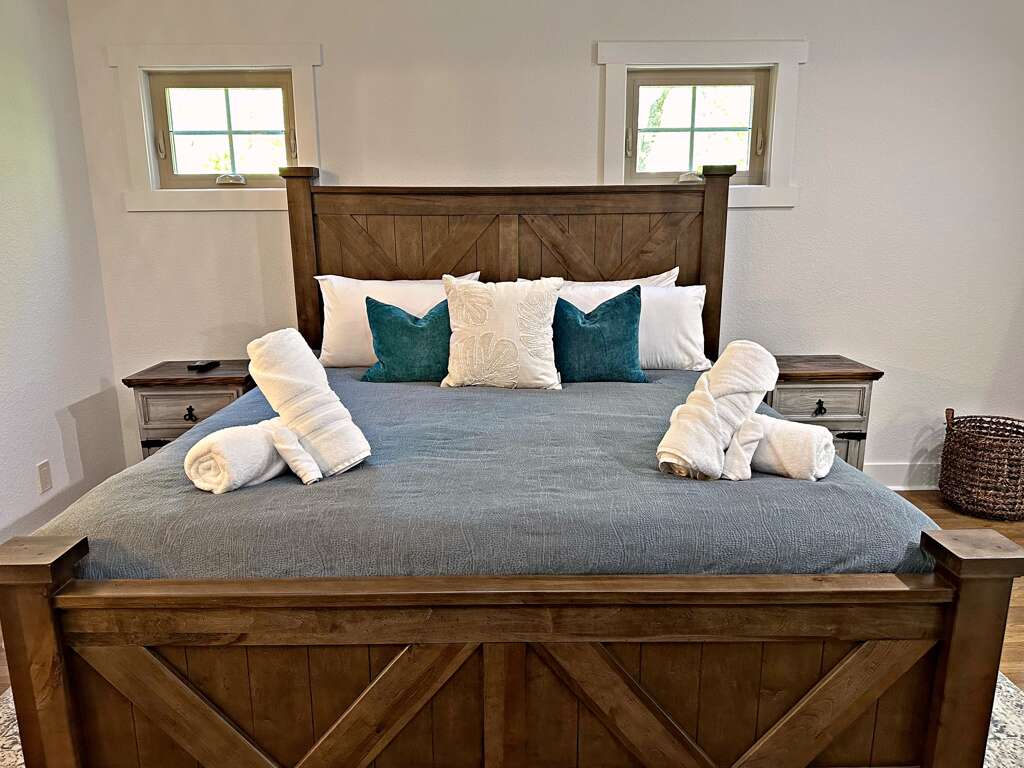 Main Suite/Bedroom One - King Bed Main Suite/Bedroom One - King Bed