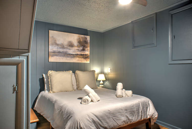 Lower Level - Bonus Sleeping - Queen Bed