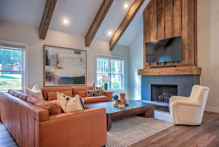 Happy Leaf Lodge Beautiful 3 Bedroom House for Short Term Rental in