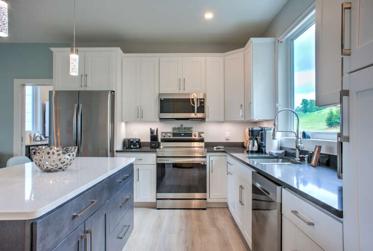 Chef's Kitchen w/ Stainless Steel Appliances
