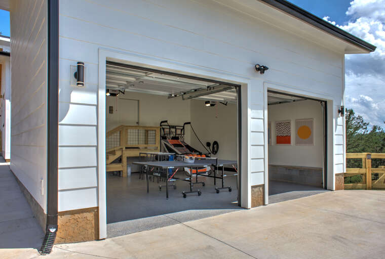 Garage w/ Ping Pong Table and Indoor Basketball Game