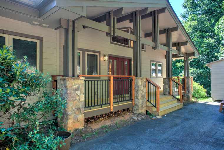 Parking & Covered Front Porch