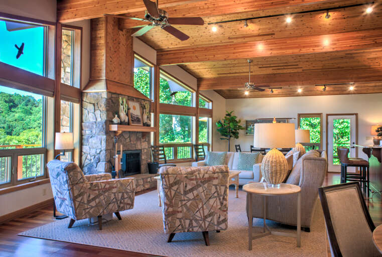 Luxurious Decor Throughout Luxurious Decor Throughout